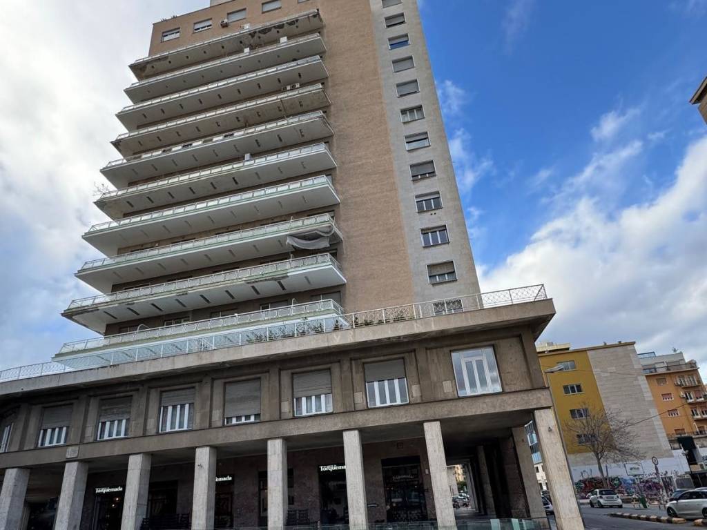 appartamento in vendita a Palermo in zona Politeama