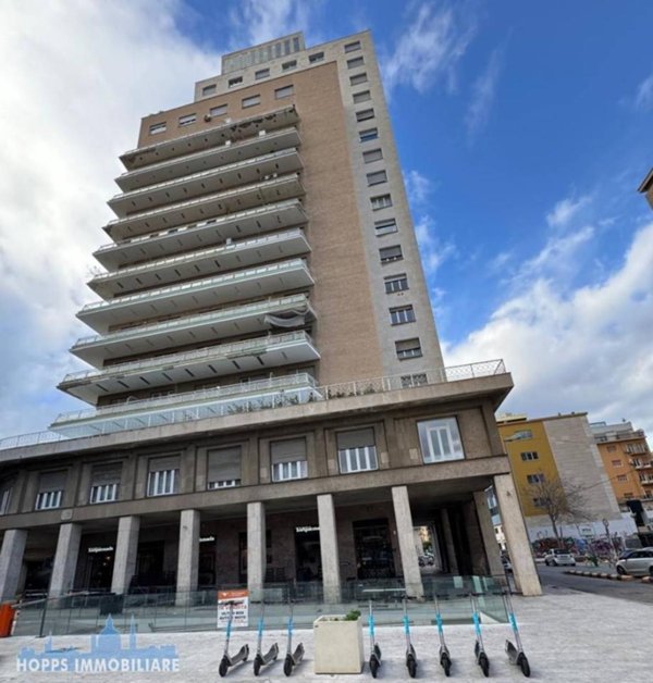 appartamento in vendita a Palermo in zona Politeama