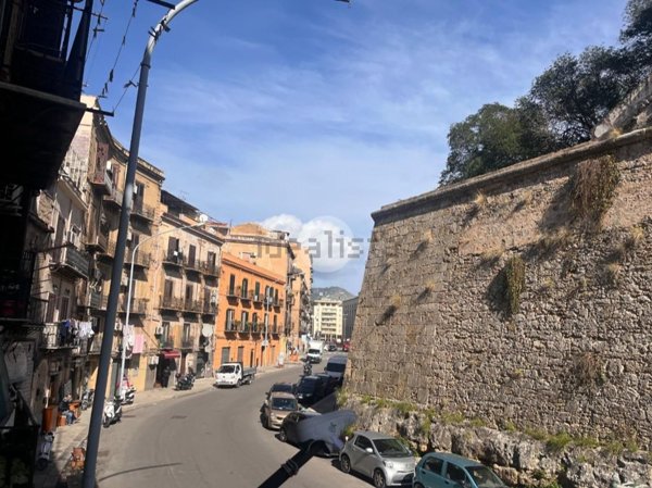 appartamento in vendita a Palermo in zona Zisa