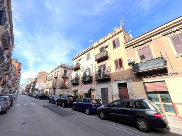 appartamento in vendita a Palermo in zona Malaspina/Palagonia