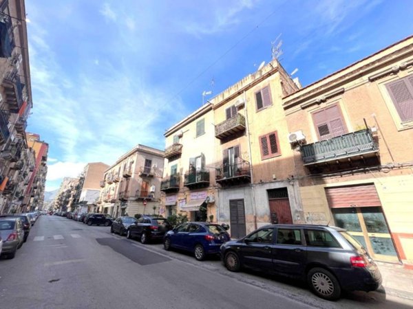 appartamento in vendita a Palermo in zona Malaspina/Palagonia