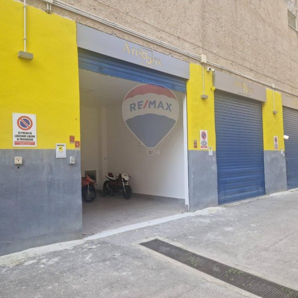 negozio in vendita a Palermo in zona Montepellegrino