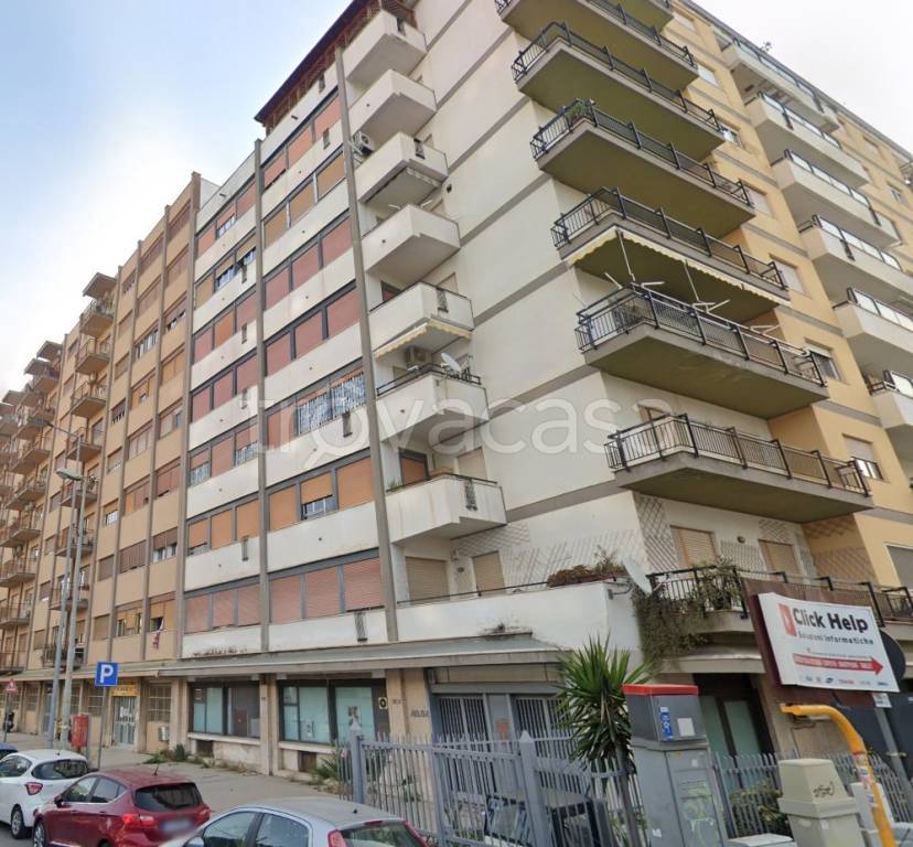 negozio in vendita a Palermo in zona Villagrazia/Falsomiele