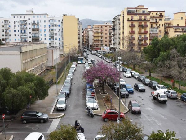 appartamento in vendita a Palermo in zona Malaspina/Palagonia
