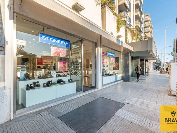 negozio in vendita a Palermo in zona San Lorenzo