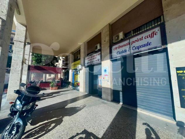 negozio in vendita a Palermo in zona Montegrappa / Santa Rosalia