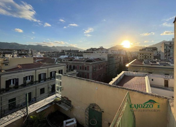 appartamento in vendita a Palermo in zona Politeama