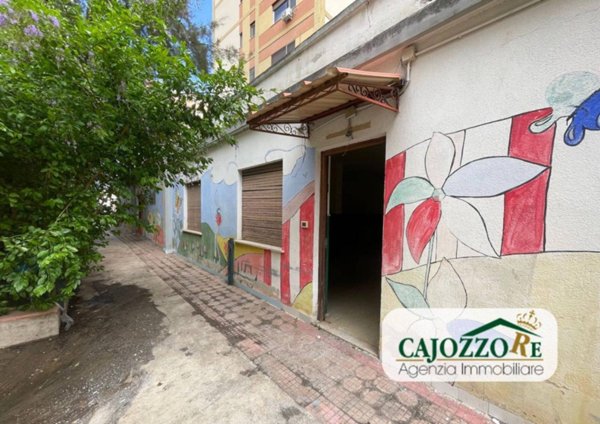 appartamento in vendita a Palermo in zona Malaspina/Palagonia