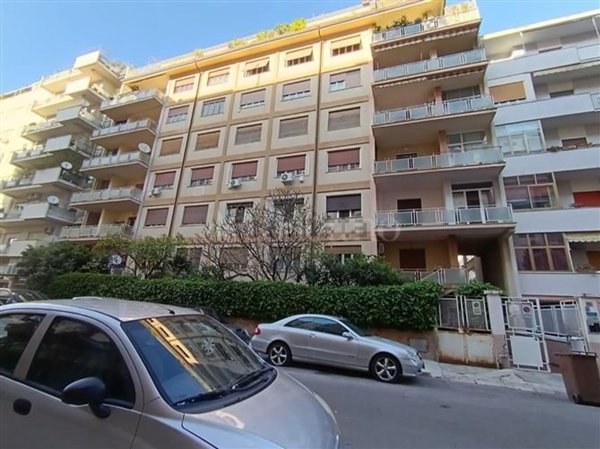 appartamento in vendita a Palermo in zona Libertà