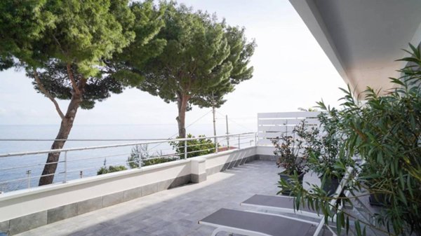 casa indipendente in vendita a Palermo in zona Arenella/Vergine Maria