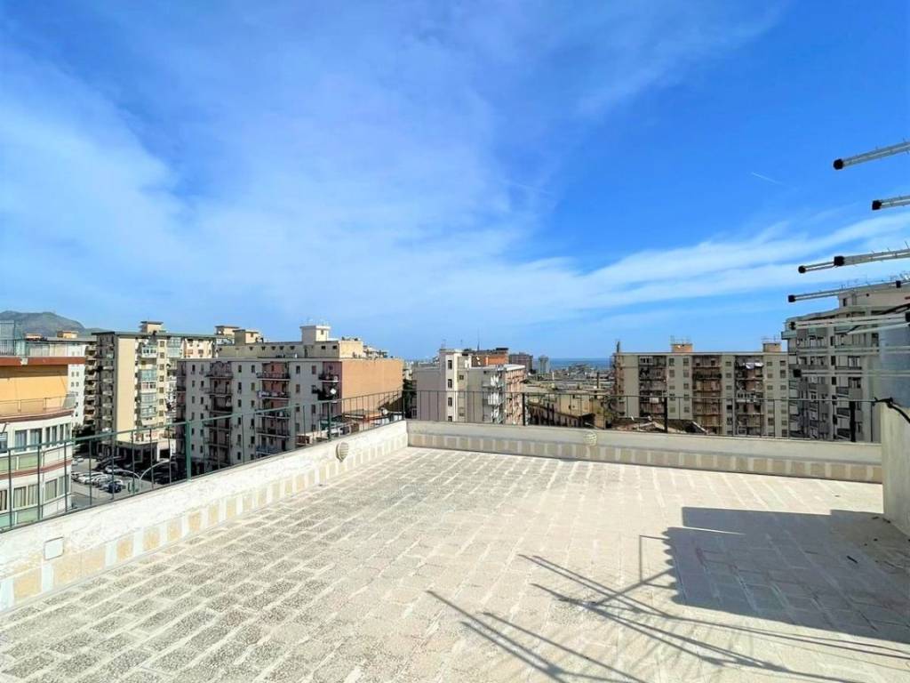 appartamento in vendita a Palermo in zona Montegrappa / Santa Rosalia
