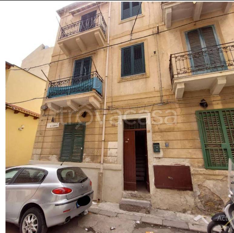 appartamento in vendita a Palermo in zona Zisa