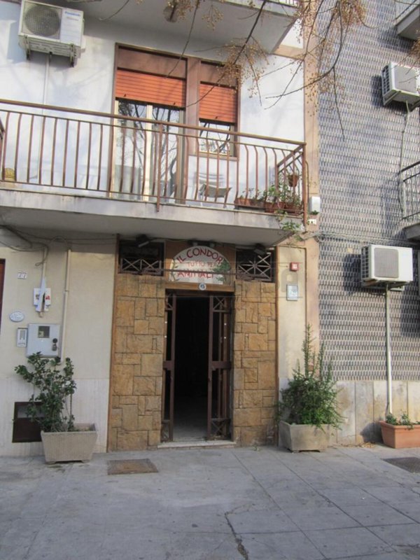 appartamento in vendita a Palermo in zona Partanna