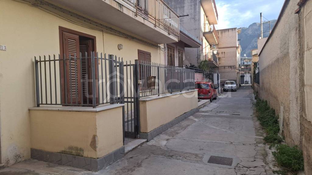 appartamento in vendita a Palermo in zona Villagrazia/Falsomiele