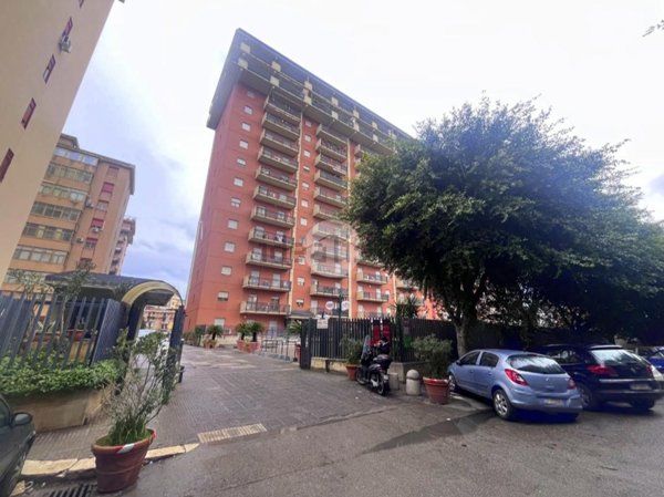appartamento in vendita a Palermo in zona Zisa