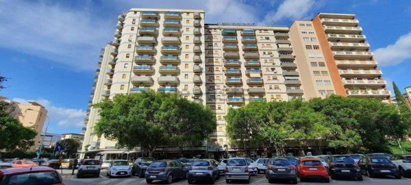 appartamento in vendita a Palermo in zona Malaspina/Palagonia