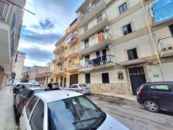 appartamento in vendita a Palermo in zona Oreto