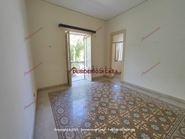 appartamento in vendita a Palermo in zona Malaspina/Palagonia