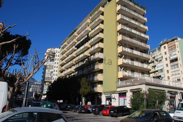 appartamento in vendita a Palermo in zona Malaspina/Palagonia