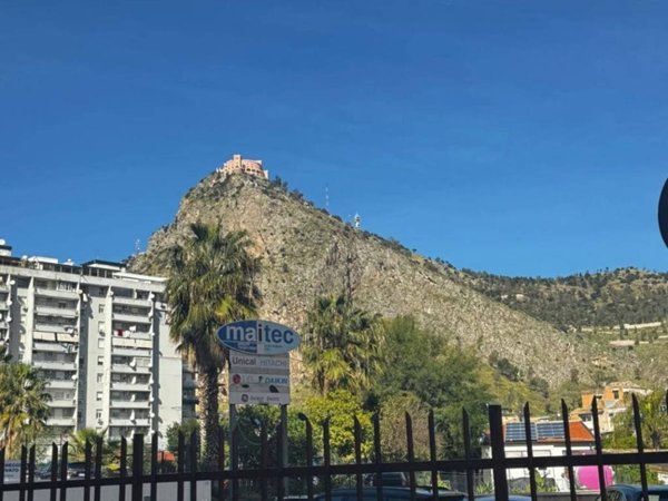 appartamento in vendita a Palermo in zona Montepellegrino