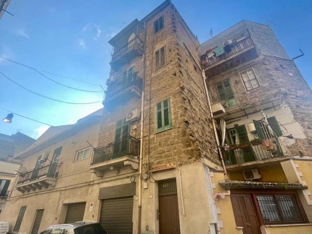 appartamento in vendita a Palermo in zona Montegrappa / Santa Rosalia