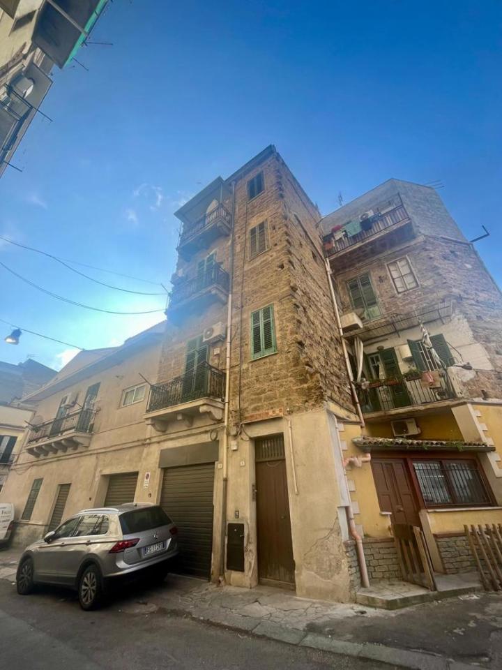 appartamento in vendita a Palermo in zona Montegrappa / Santa Rosalia