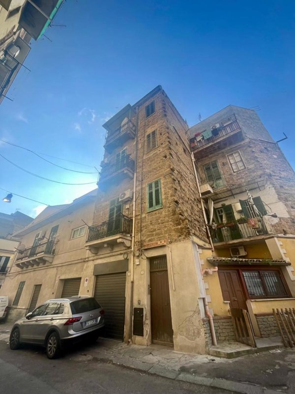 appartamento in vendita a Palermo in zona Montegrappa / Santa Rosalia