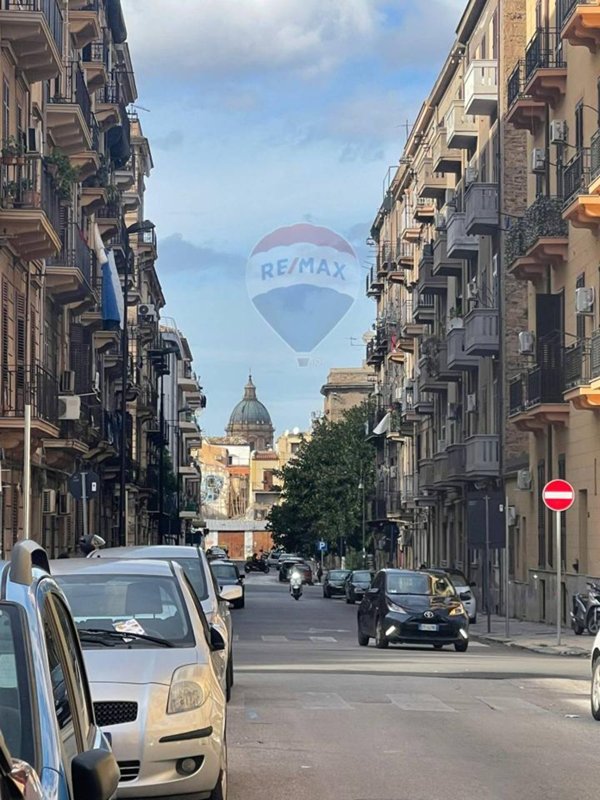 appartamento in vendita a Palermo in zona Montegrappa / Santa Rosalia