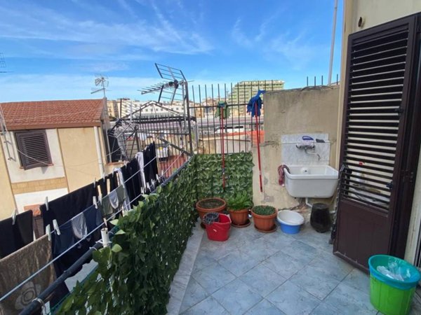 intera palazzina in vendita a Palermo in zona Oreto