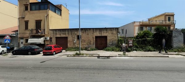 locale di sgombero in vendita a Palermo in zona Acqua dei Corsari