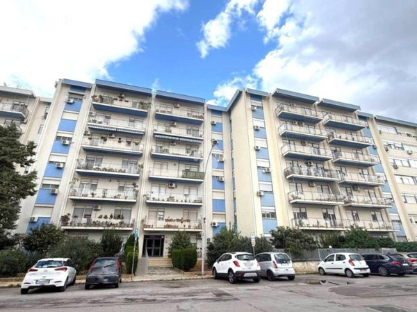 appartamento in vendita a Palermo in zona Zisa