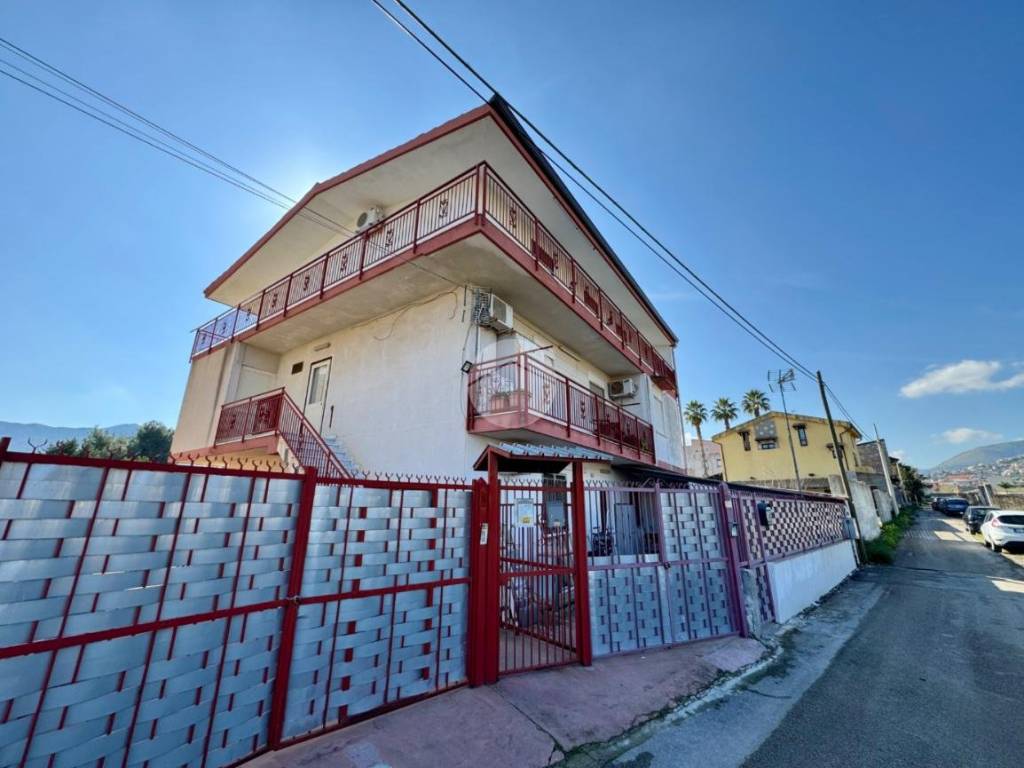 appartamento in vendita a Palermo in zona Mezzomonreale