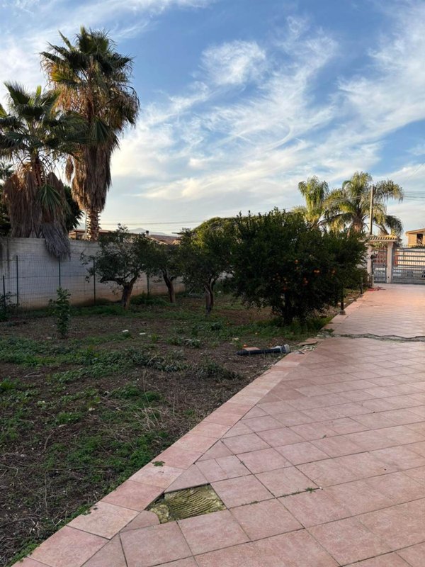casa indipendente in vendita a Palermo in zona Montegrappa / Santa Rosalia
