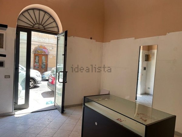 locale commerciale in vendita a Palermo in zona Libertà