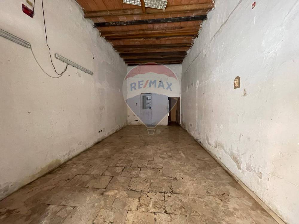 negozio in vendita a Palermo in zona Oreto