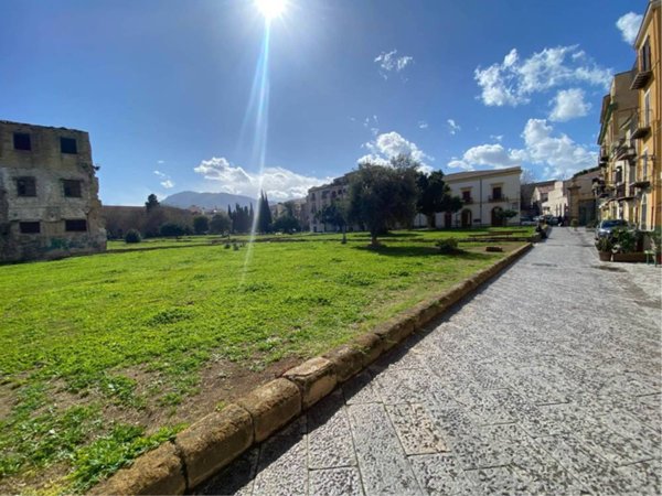 negozio in vendita a Palermo in zona Centro storico