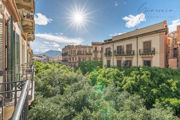 appartamento in vendita a Palermo in zona Politeama