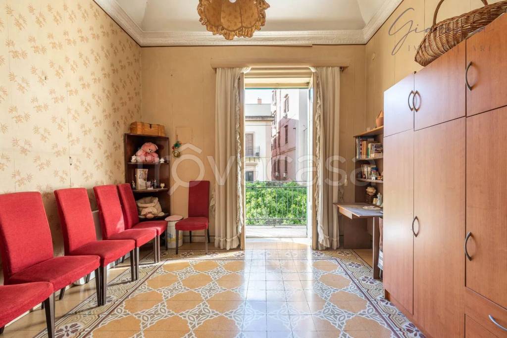 appartamento in vendita a Palermo in zona Politeama