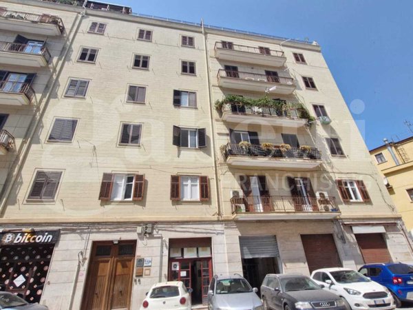 locale commerciale in vendita a Palermo in zona Centro storico