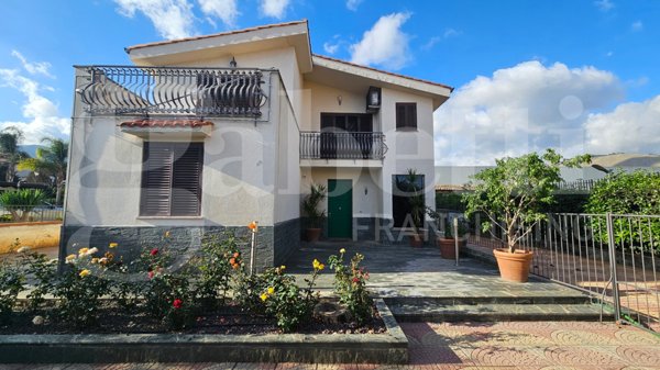 casa indipendente in vendita a Palermo