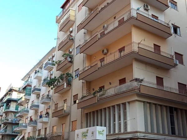 appartamento in vendita a Palermo in zona Montegrappa / Santa Rosalia