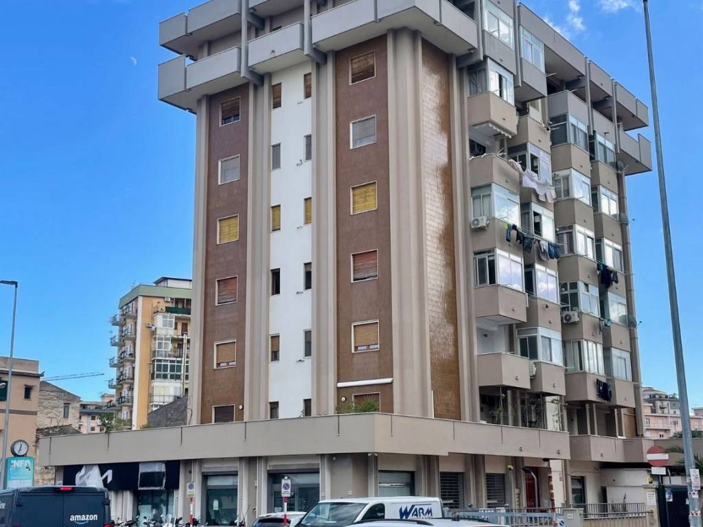 appartamento in vendita a Palermo in zona Malaspina/Palagonia