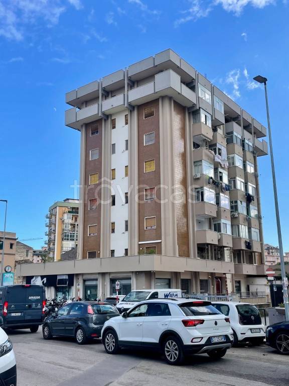 appartamento in vendita a Palermo in zona Malaspina/Palagonia