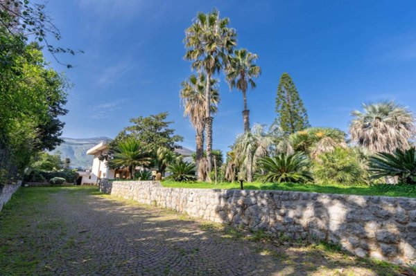 casa indipendente in vendita a Palermo in zona Tommaso Natale