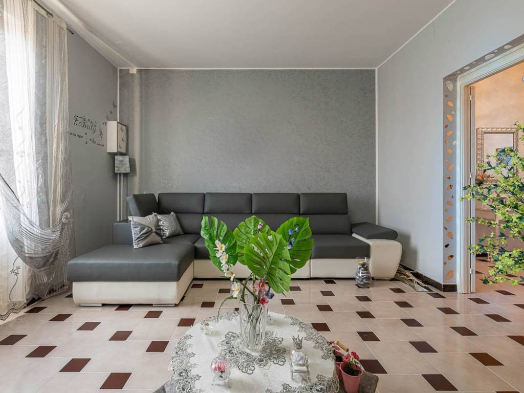 appartamento in vendita a Palermo in zona Malaspina/Palagonia