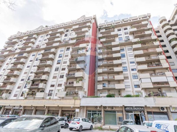 negozio in vendita a Palermo in zona Libertà