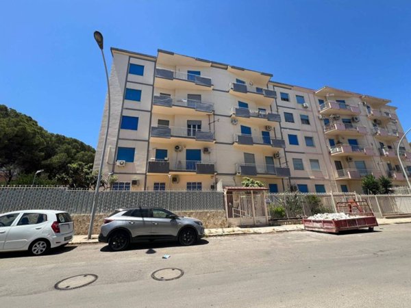 appartamento in vendita a Palermo in zona Villagrazia/Falsomiele