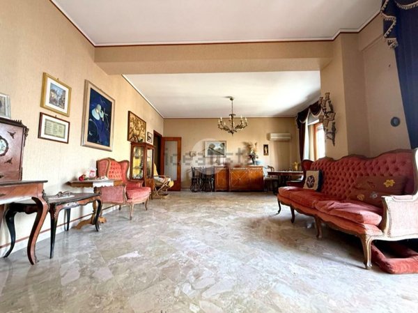 appartamento in vendita a Palermo in zona Malaspina/Palagonia