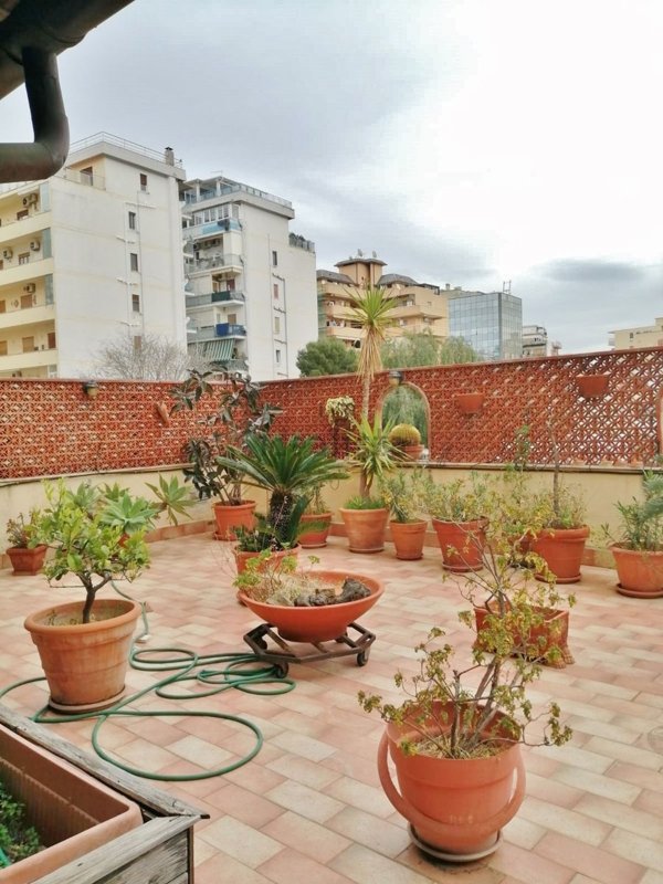 appartamento in vendita a Palermo in zona Libertà