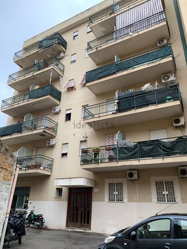 appartamento in vendita a Palermo in zona Montegrappa / Santa Rosalia
